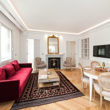 Luxury Montaigne Apartment Paris Bagian luar foto
