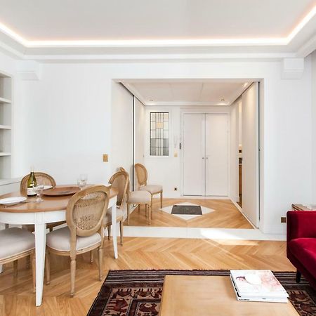 Luxury Montaigne Apartment Paris Bagian luar foto
