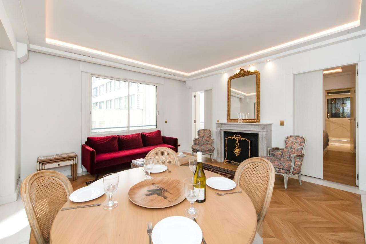 Luxury Montaigne Apartment Paris Bagian luar foto