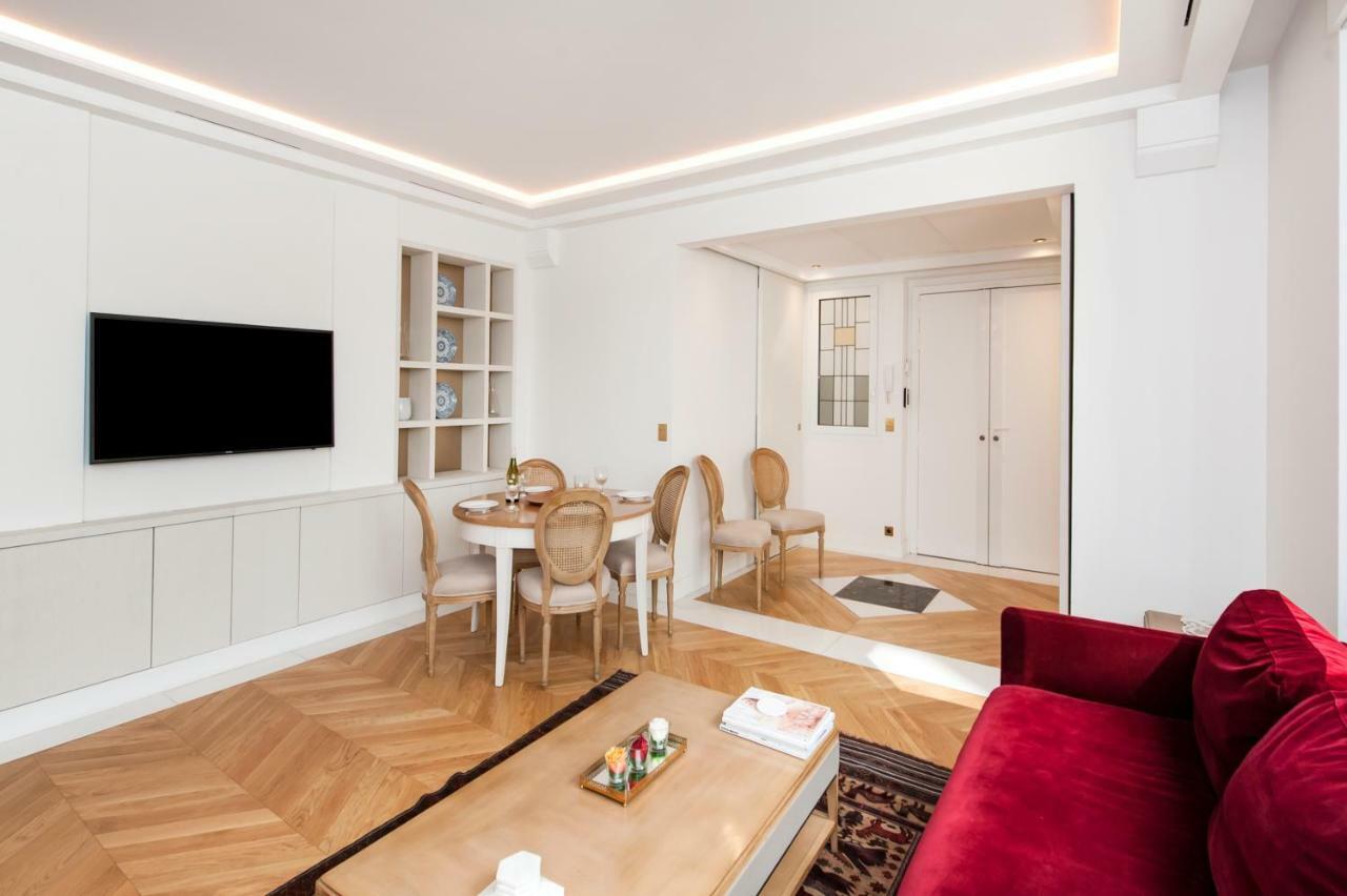 Luxury Montaigne Apartment Paris Bagian luar foto