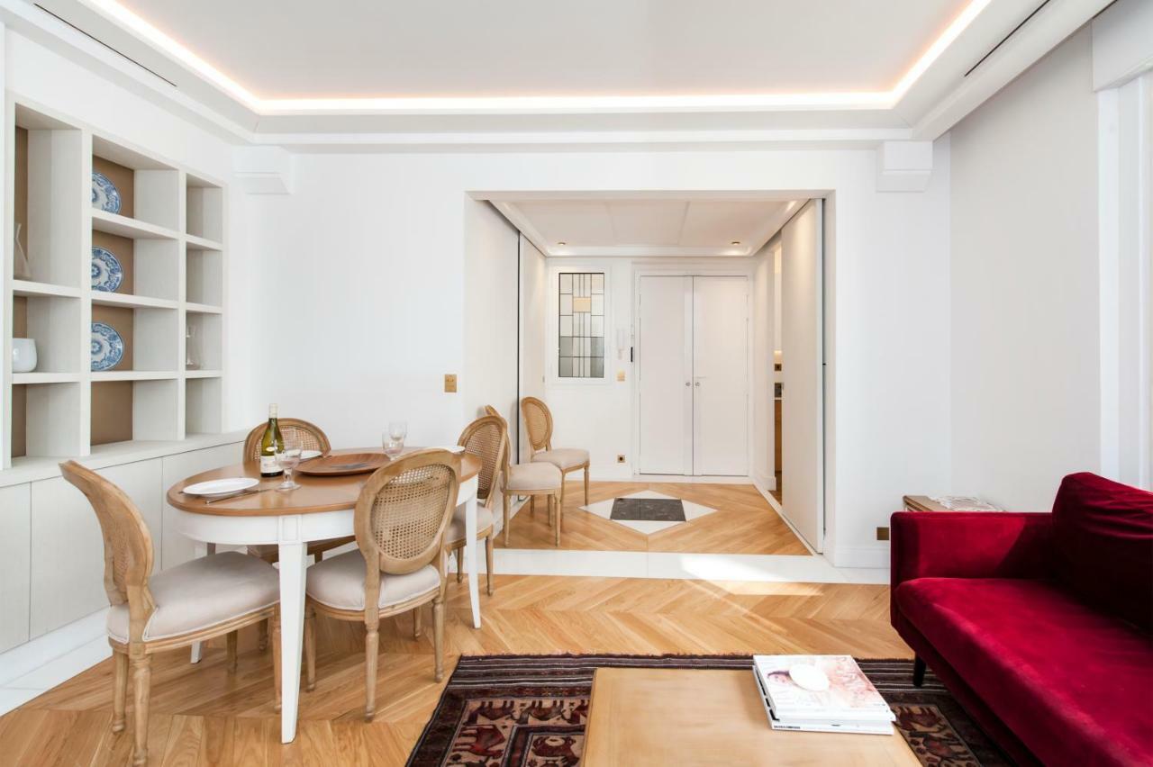 Luxury Montaigne Apartment Paris Bagian luar foto