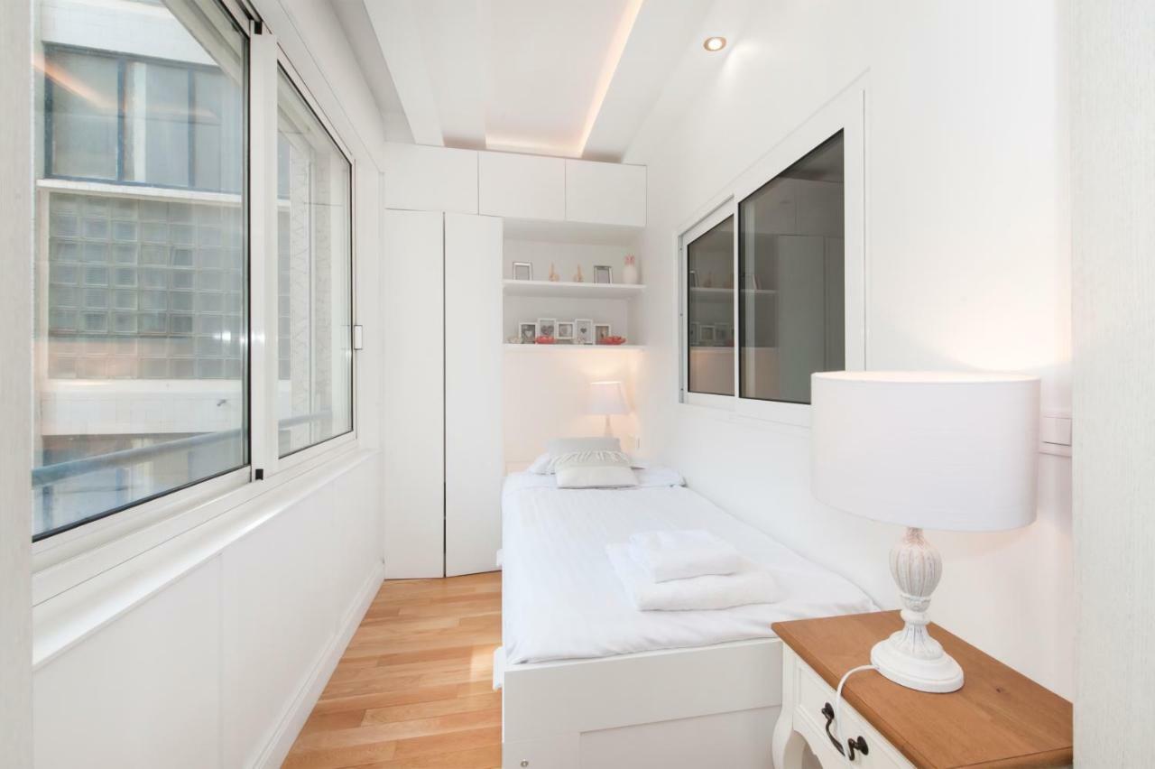 Luxury Montaigne Apartment Paris Bagian luar foto