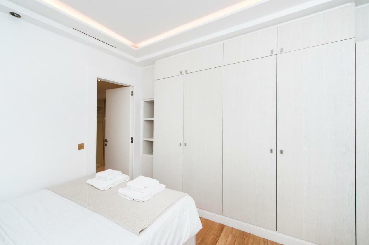 Luxury Montaigne Apartment Paris Bagian luar foto
