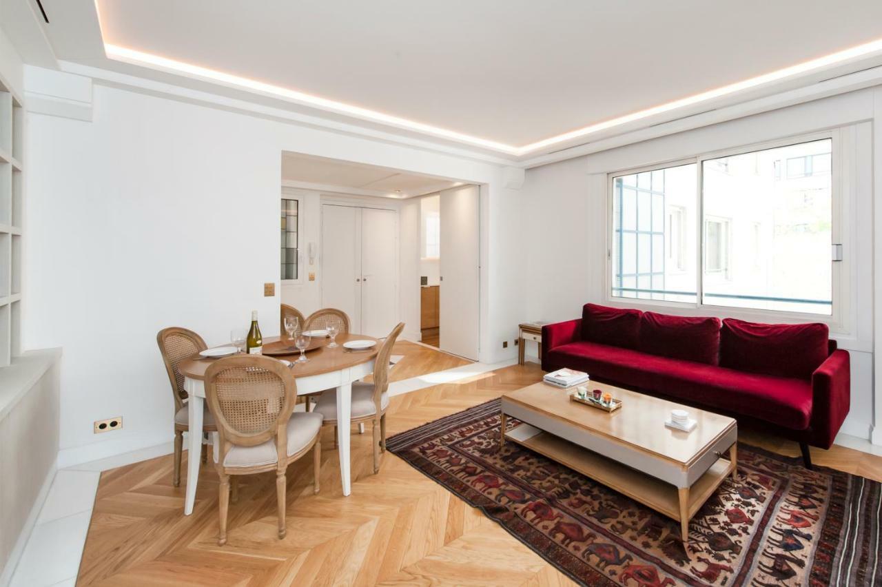 Luxury Montaigne Apartment Paris Bagian luar foto