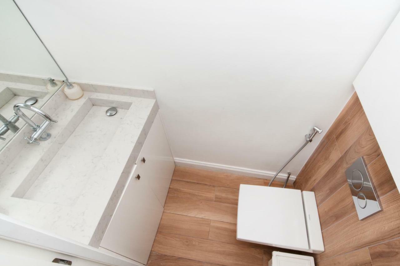 Luxury Montaigne Apartment Paris Bagian luar foto