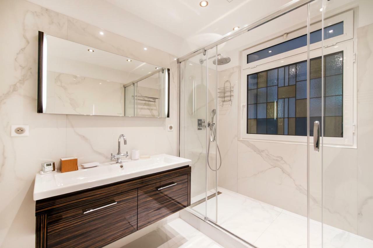 Luxury Montaigne Apartment Paris Bagian luar foto